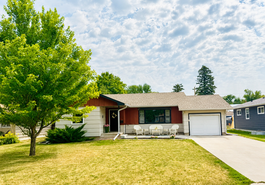 726 6th Avenue Ne, Valley City, ND 58072 - #2