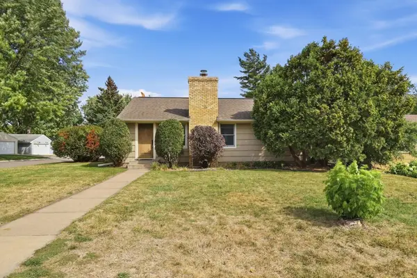 601 6th Avenue S, Hopkins, MN 55343