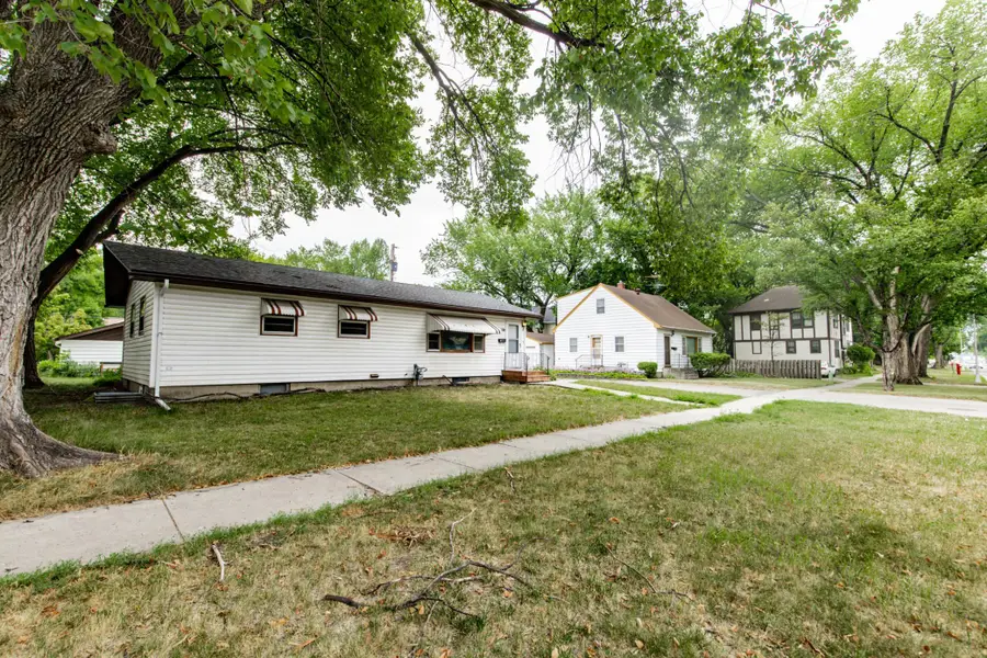 1011 College Street N, Fargo, ND 58102 - #3