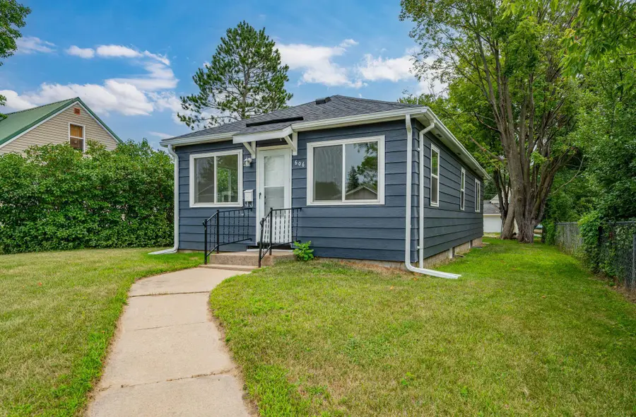 606 NW 7th Avenue, Grand Rapids, MN 55744 - #2