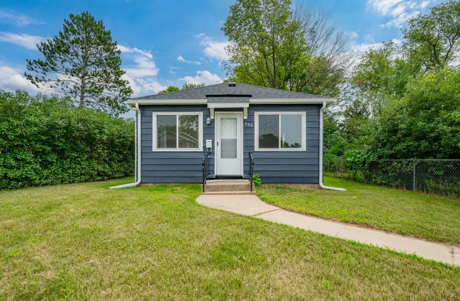 606 NW 7th Avenue, Grand Rapids, MN 55744 - #3