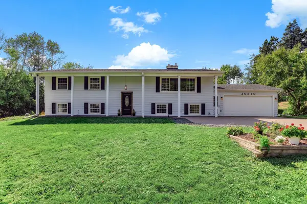 20910 Heath Avenue N, Forest Lake, MN 55025