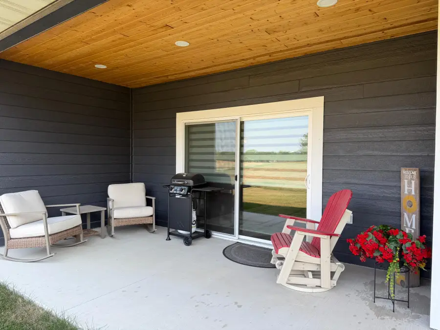 719 Tallgrass Circle, Luverne, MN 56156 - #3