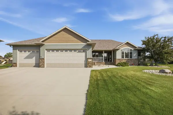 4219 50th Avenue S, Fargo, ND 58104