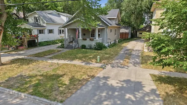1433 2nd Avenue S, Fargo, ND 58103