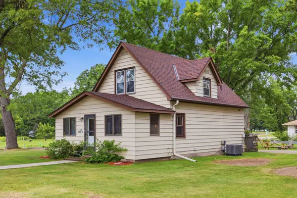 11 Wood Street N, Mora, MN 55051
