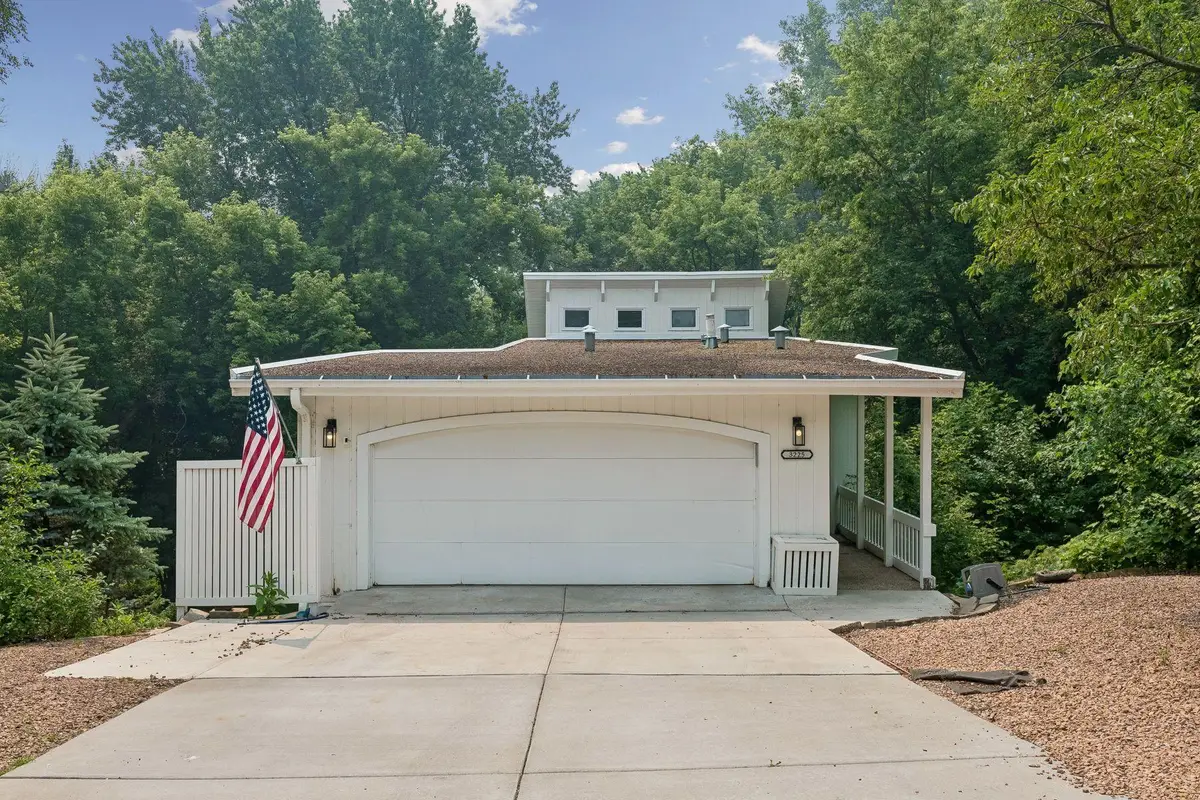 3225 W 54th, Edina, MN 55410 - #1