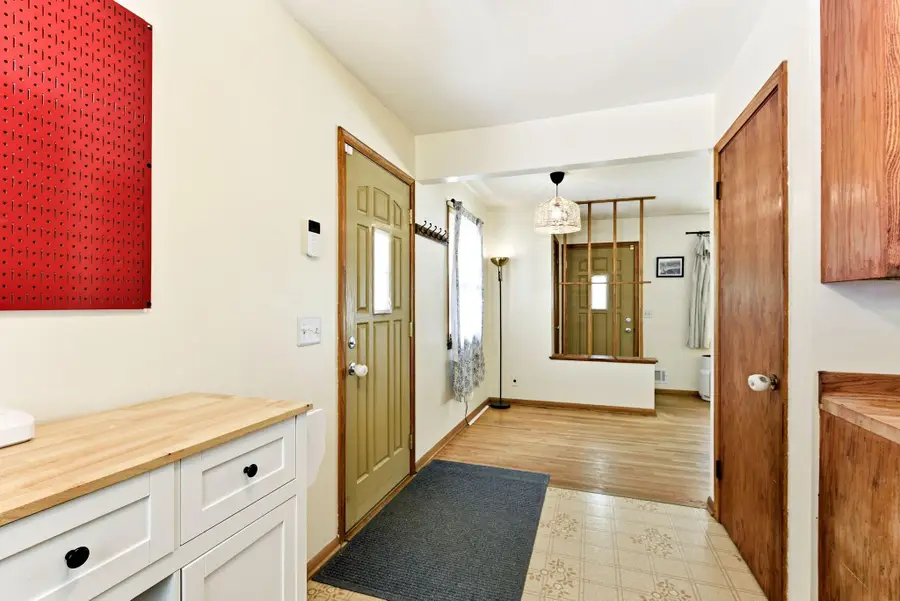 7024 Drew Avenue N, Brooklyn Center, MN 55429 - #3