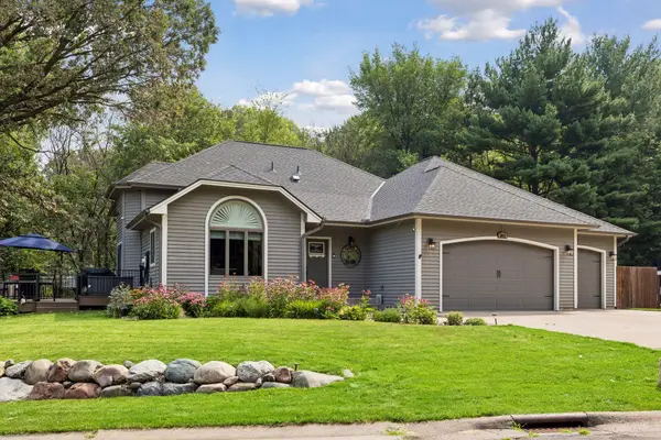 2041 Oakridge Street, Saint Paul, MN 55119