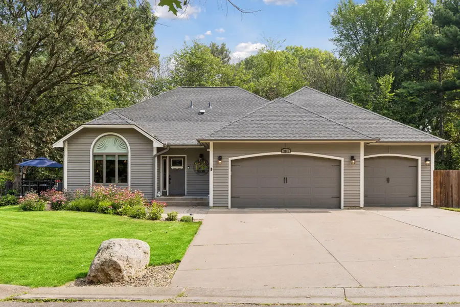2041 Oakridge Street, Saint Paul, MN 55119 - #3