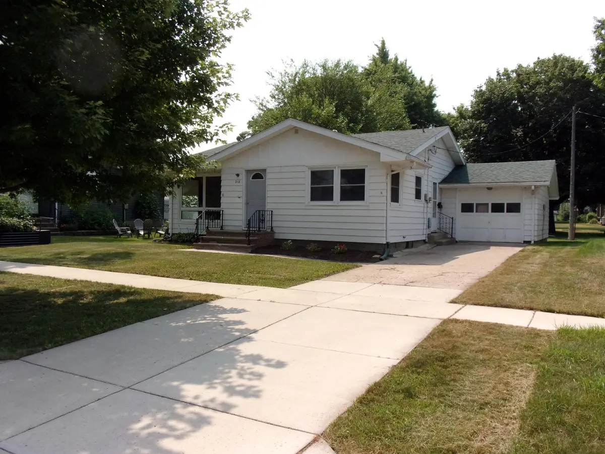 218 E 2nd Street, Blue Earth, MN 56013 - #1