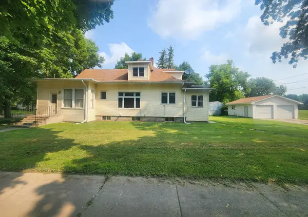 120 Park Avenue W, Renville, MN 56284