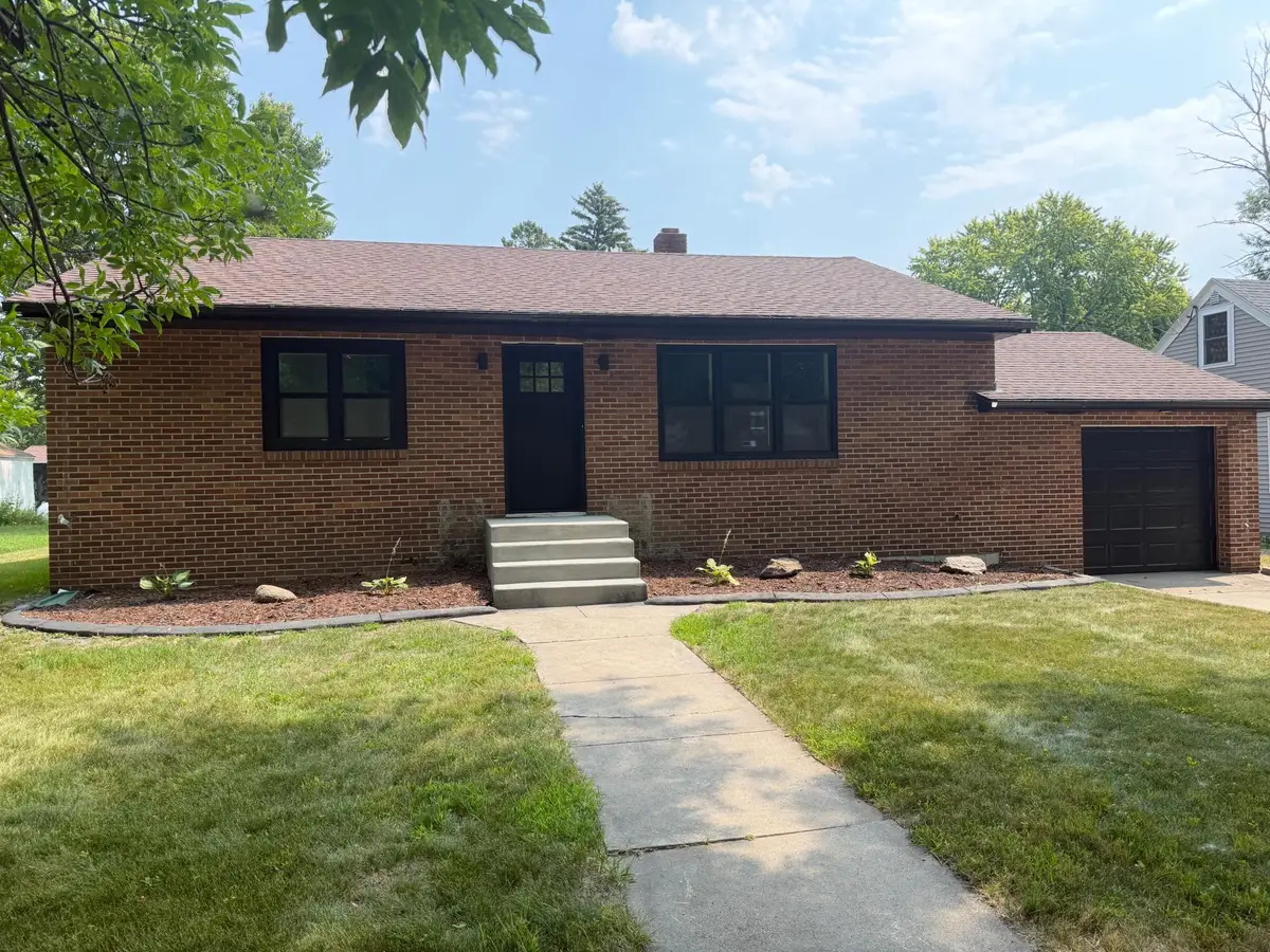 213 7th Avenue Se, Elbow Lake, MN 56531 - #1
