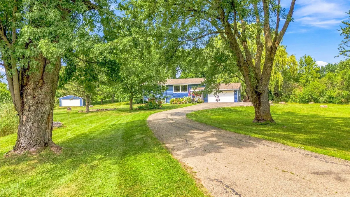 18480 Country Squires Circle, Prior Lake, MN 55372 - #1