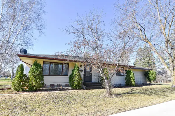 245 Kneale Avenue N, Thief River Falls, MN 56701