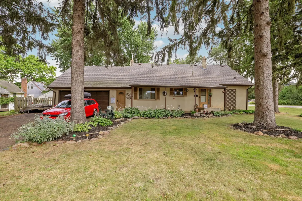2735 18th Avenue E, North Saint Paul, MN 55109 - #1