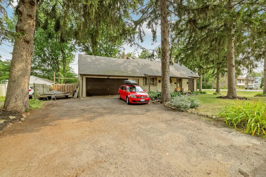 2735 18th Avenue E, North Saint Paul, MN 55109 - #2