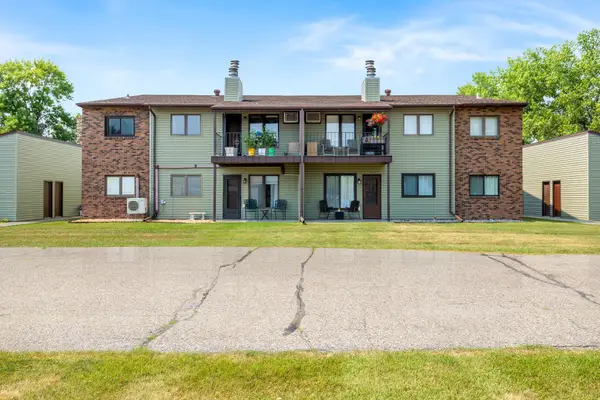 2402 18th Street S #2, Fargo, ND 58103