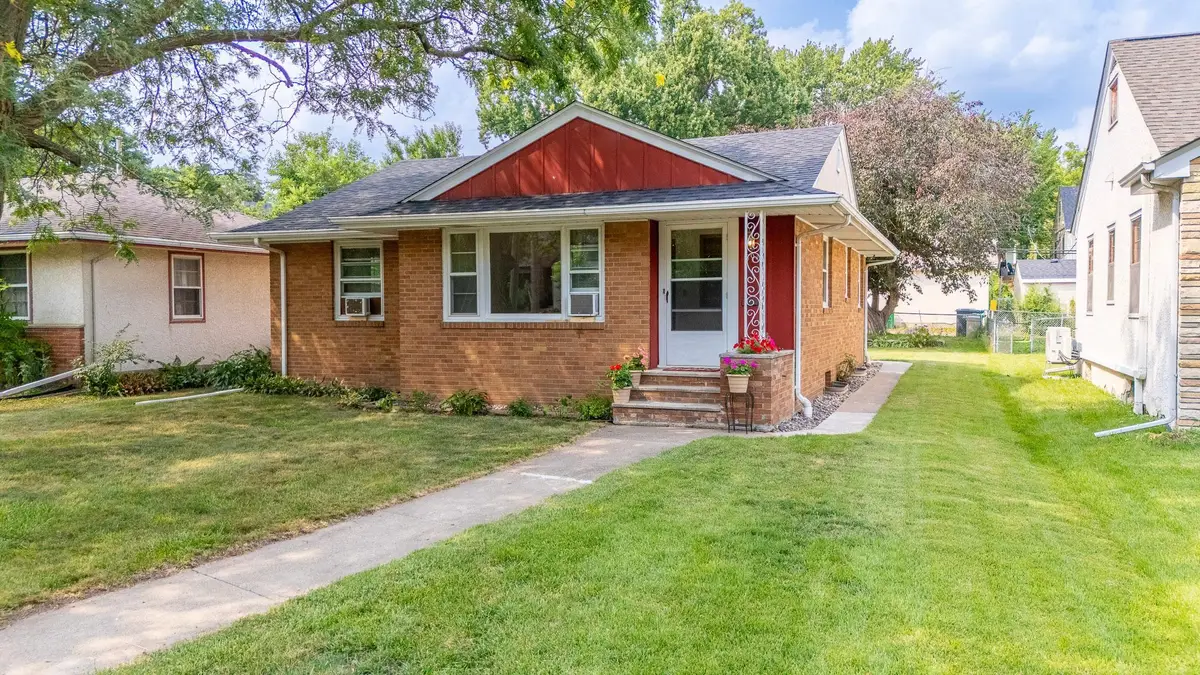 591 36th Avenue Ne, Minneapolis, MN 55418 - #1