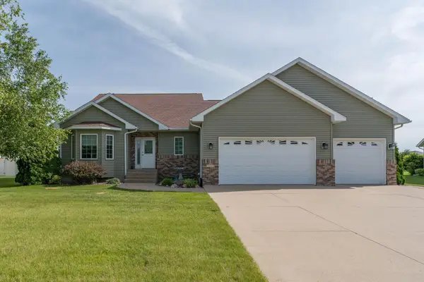 1007 Crystal Lake Drive, Lake Crystal, MN 56055