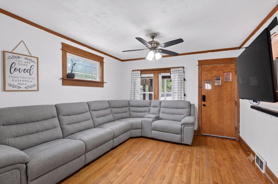 529 3rd Avenue S, South Saint Paul, MN 55075 - #3