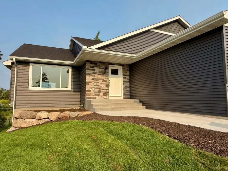 6073 Fuller Circle, Wyoming, MN 55092 - #2
