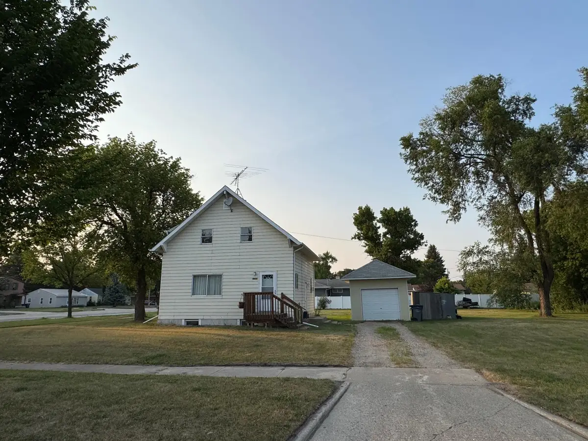 1706 N 4th Avenue, Moorhead, MN 56560 - #1