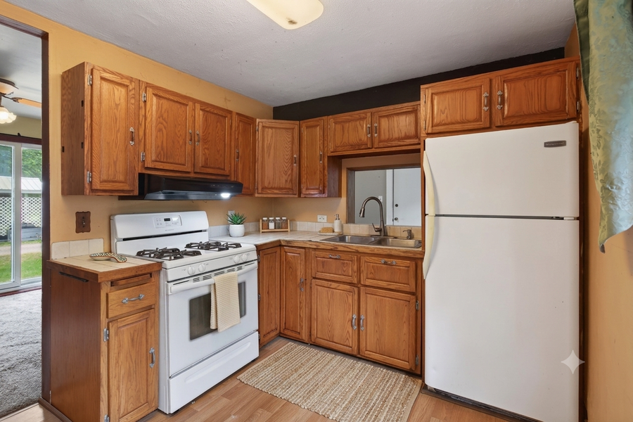 835 W 2nd Street, Rush City, MN 55069 - #3