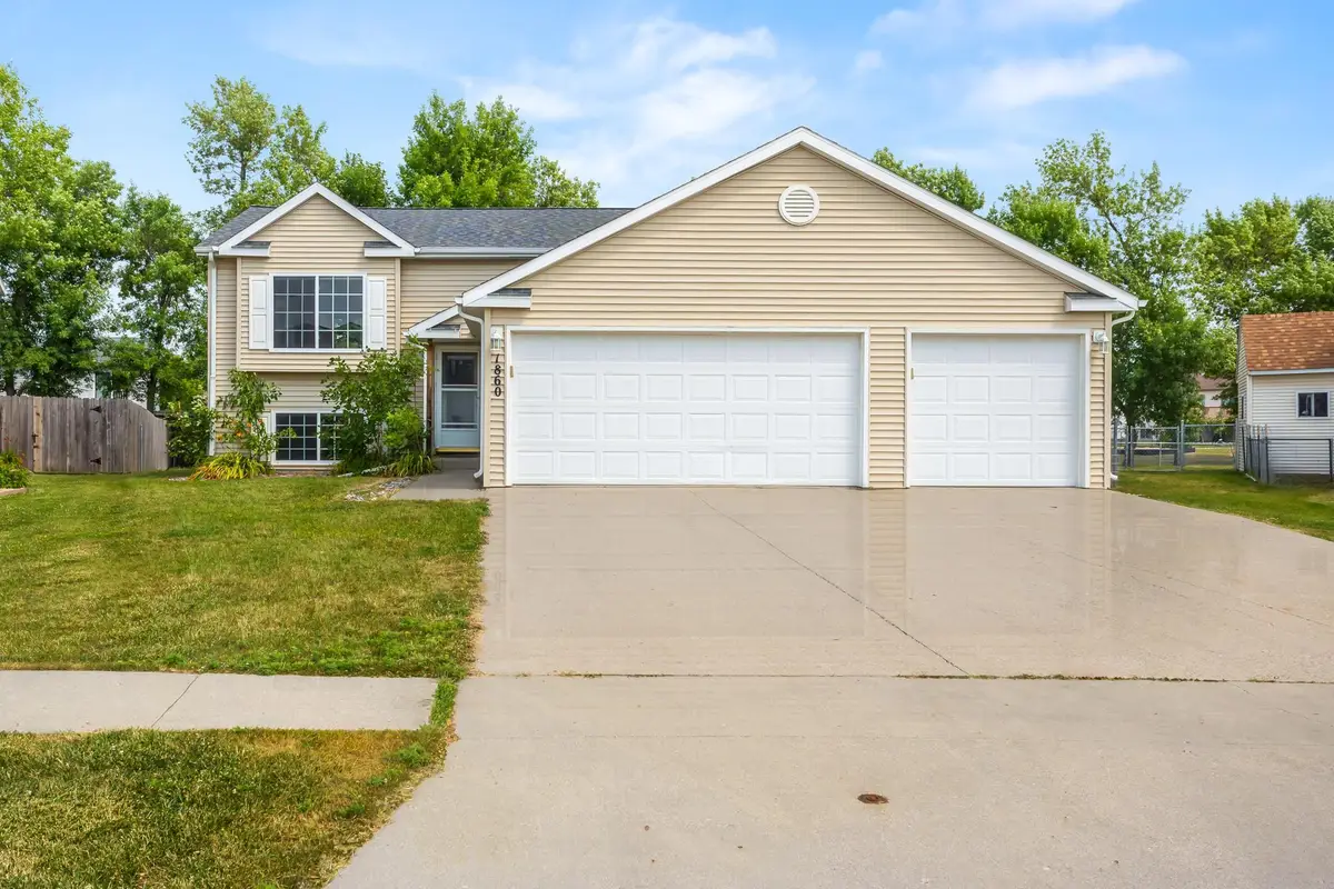 1860 Huntington Lane, West Fargo, ND 58078 - #1
