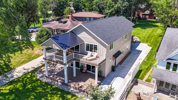 1084 W Lake Drive, Detroit Lakes, MN 56501
