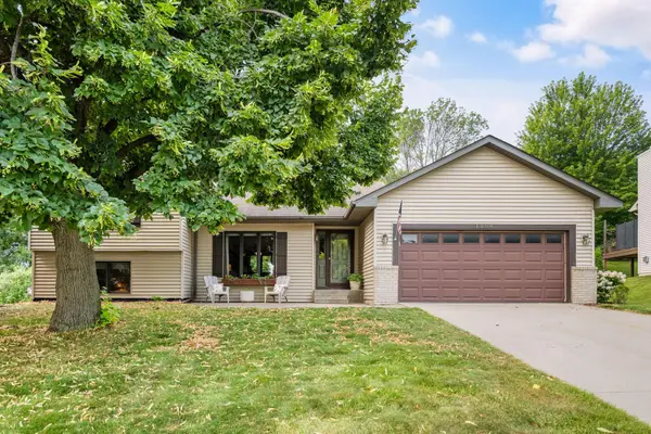 1584 Lake Susan Hills Drive, Chanhassen, MN 55317