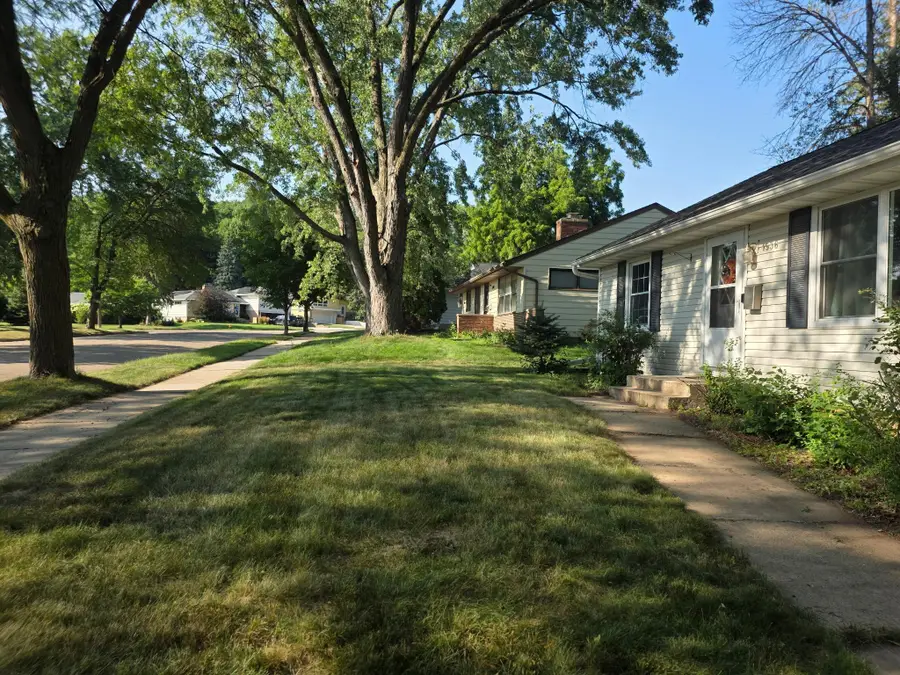 1536 9th Avenue Ne, Rochester, MN 55906 - #2