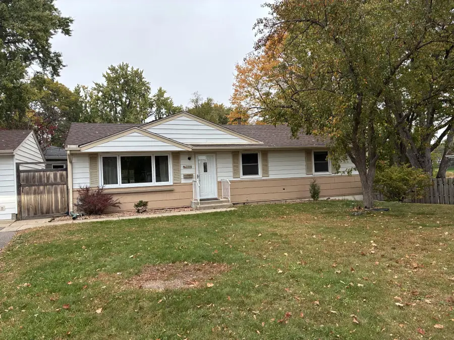 2206 W 89th Street W, Bloomington, MN 55431 - #2