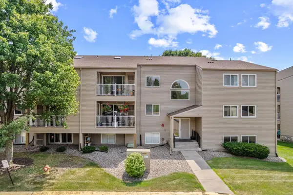 1225 Ferndale Street N #B18, Maplewood, MN 55119