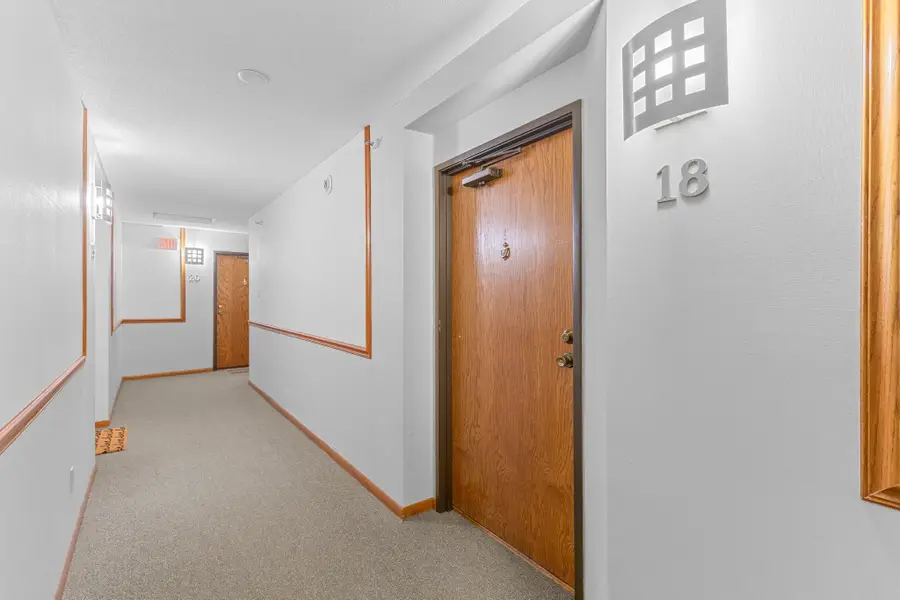 1225 Ferndale Street N #B18, Maplewood, MN 55119 - #2