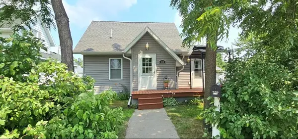 810 Columbia, Morris, MN 56267