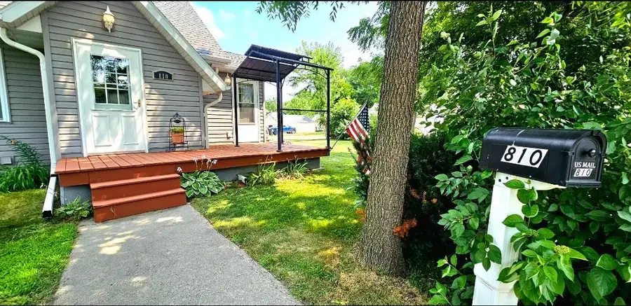 810 Columbia, Morris, MN 56267 - #2