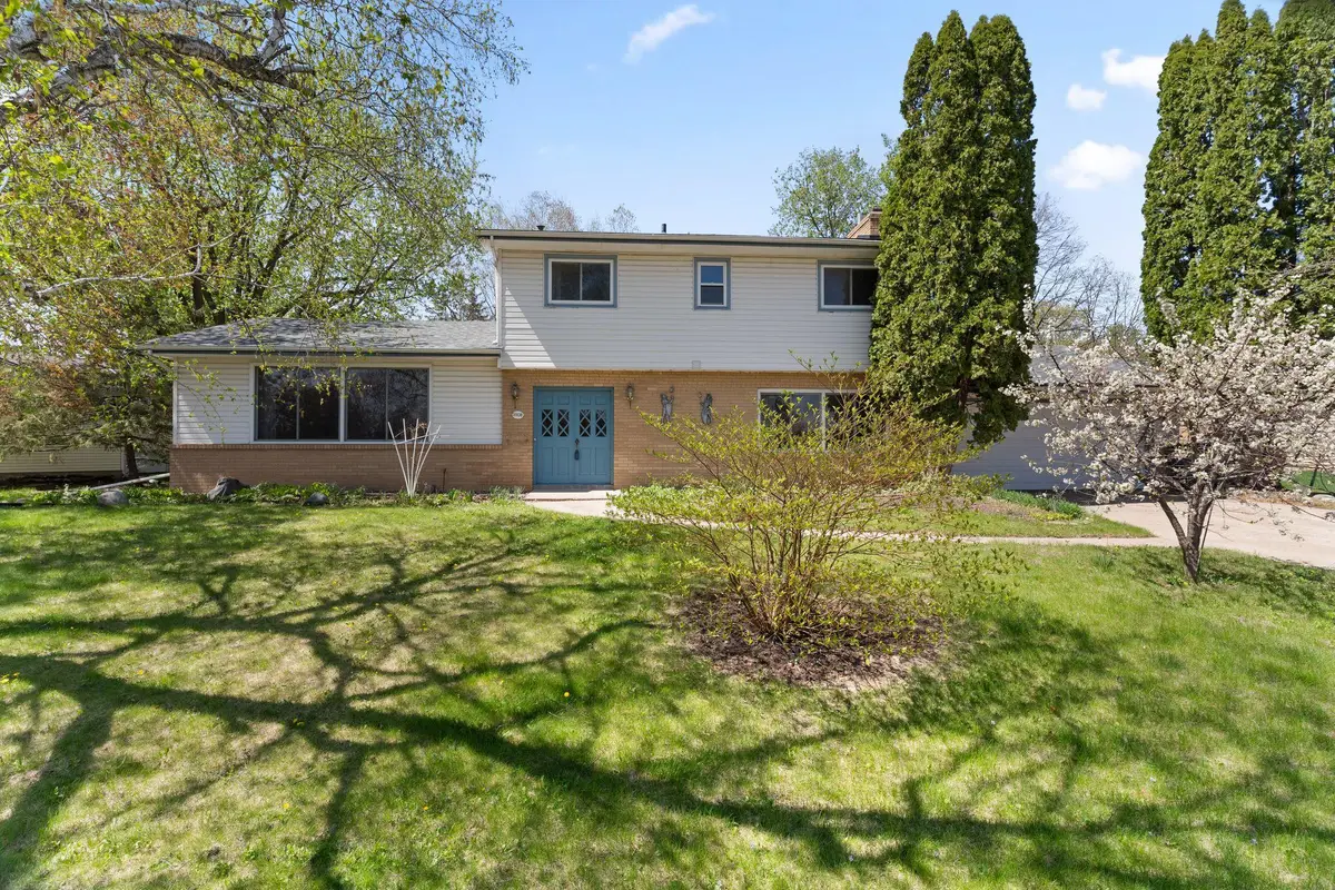 9908 Oxborough Road, Bloomington, MN 55437 - #1