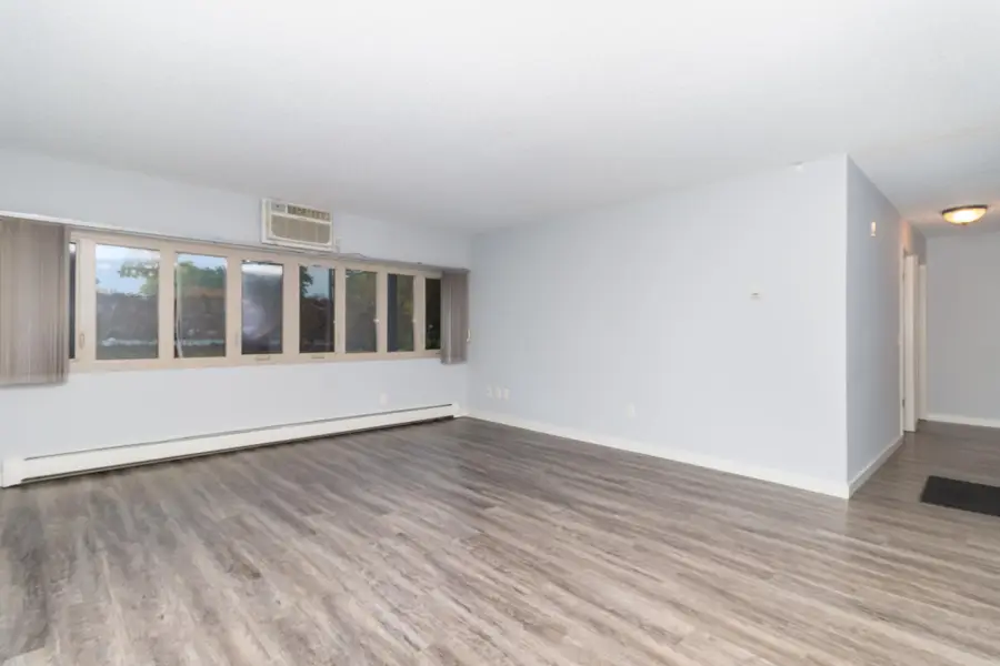 4351 Parklawn Avenue #7E, Edina, MN 55435 - #2