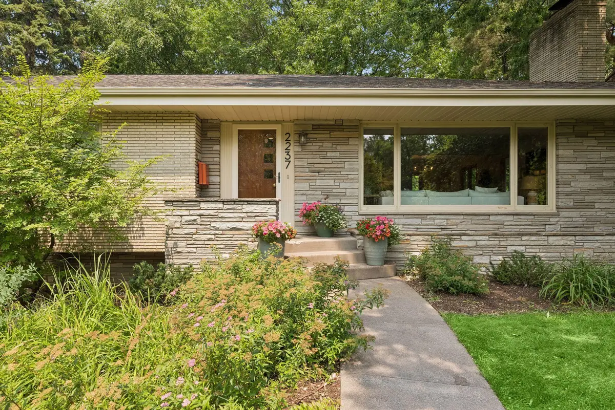 2237 Edgcumbe Road, Saint Paul, MN 55116 - #1