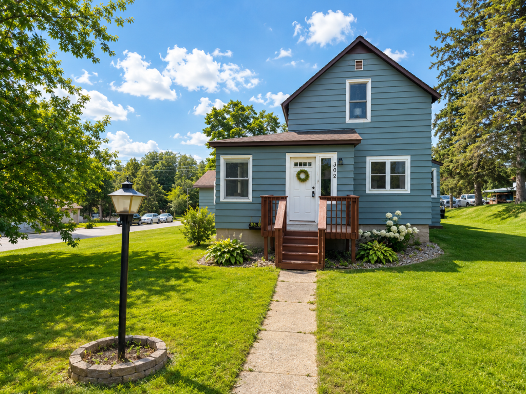 302 Mitchell Street, Coleraine, MN 55722 - #1
