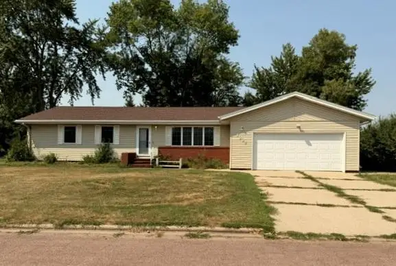1992 Great Bend Boulevard, Windom, MN 56101