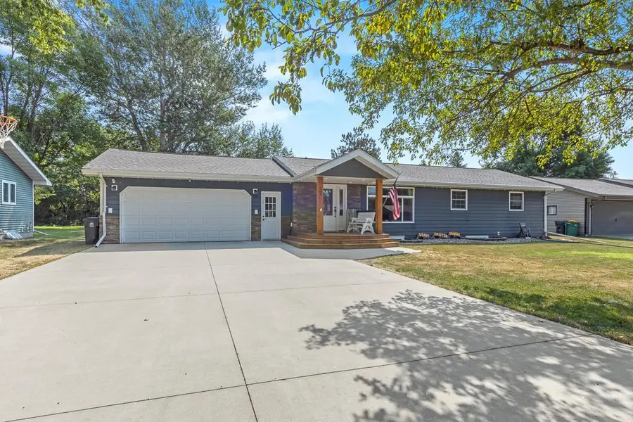 405 S Lake Street, Hendricks, MN 56136 - #2