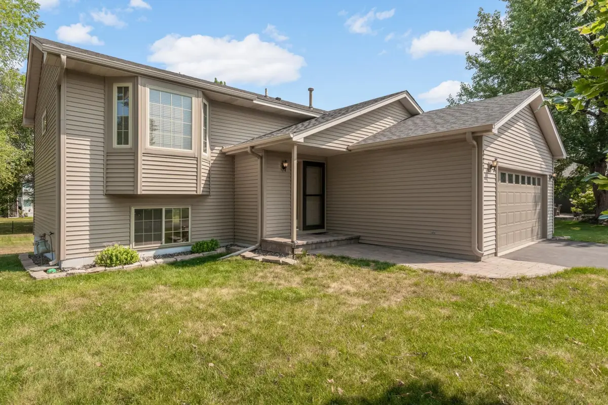 827 114th Avenue Ne, Blaine, MN 55434 - #1