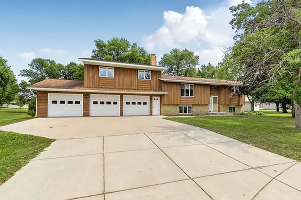 643 Circle Pines Court, Paynesville, MN 56362