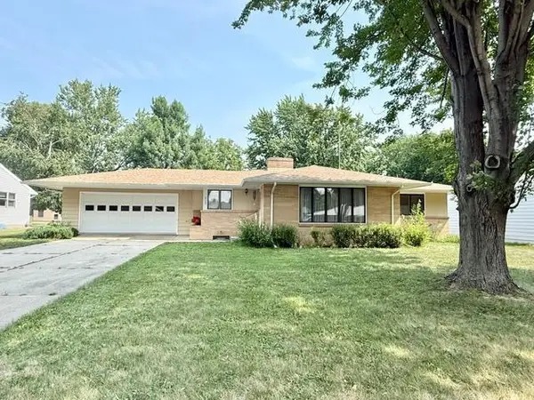 819 E Meadow Lane, Redwood Falls, MN 56283