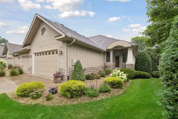 9377 Libby Lane, Eden Prairie, MN 55347