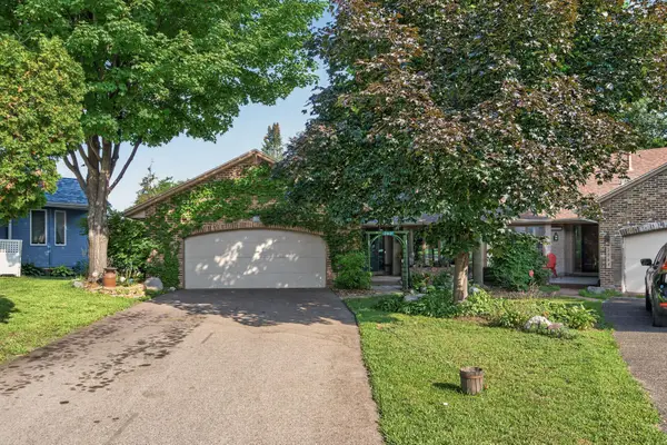 2062 28th Avenue Nw, New Brighton, MN 55112