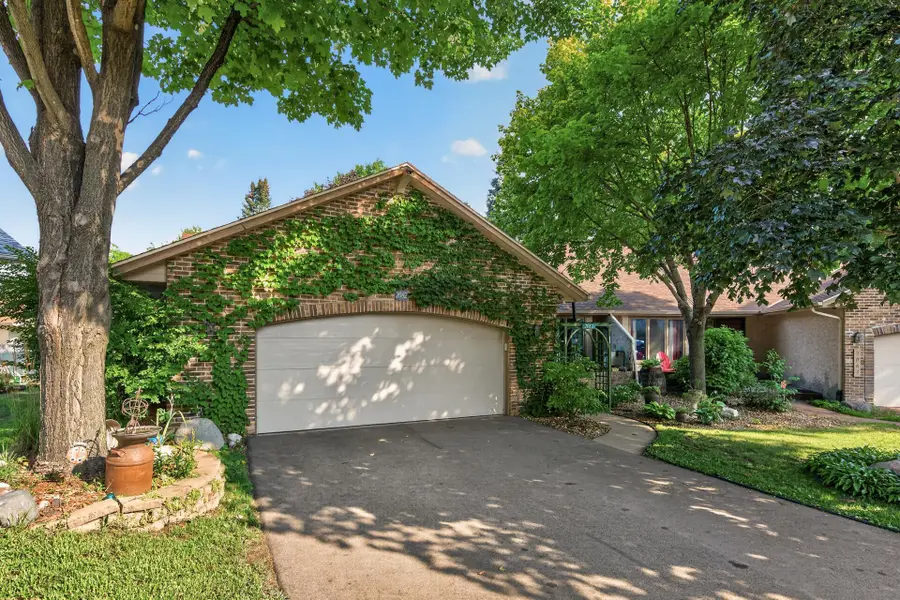 2062 28th Avenue Nw, New Brighton, MN 55112 - #2
