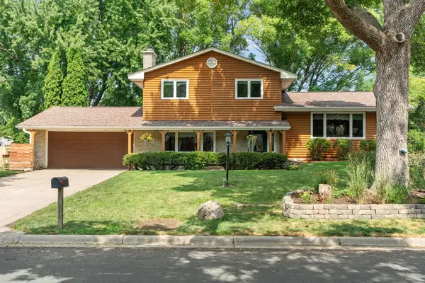 2216 E 114th Street, Burnsville, MN 55337